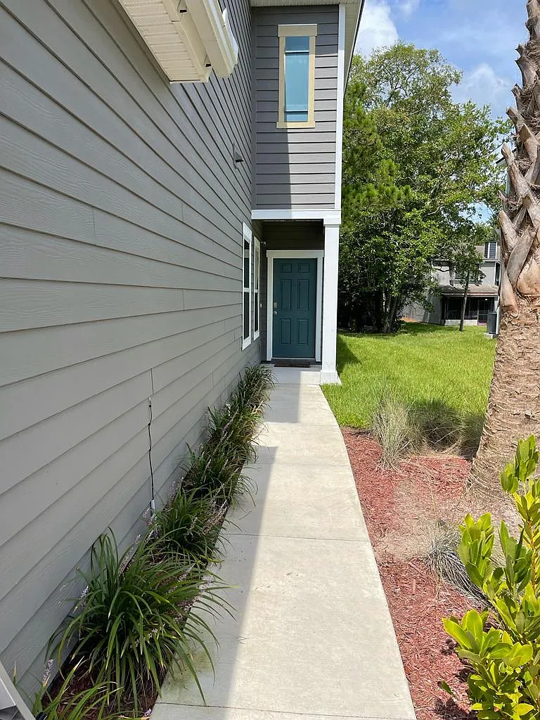 3 bed, 2.5 bath, 1502 sqft, $1,800 — Photo 1