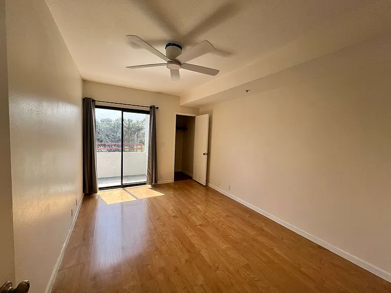 Both bedrooms have en suite bathrooms Lots of closet space