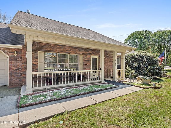 3rd image of 2246 Portland Dr