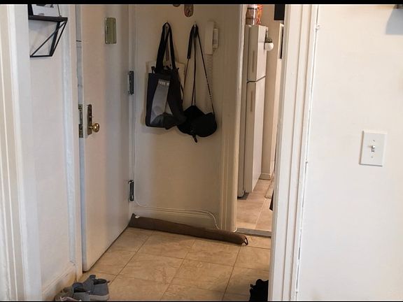 5th image of 2211 33rd St APT 2