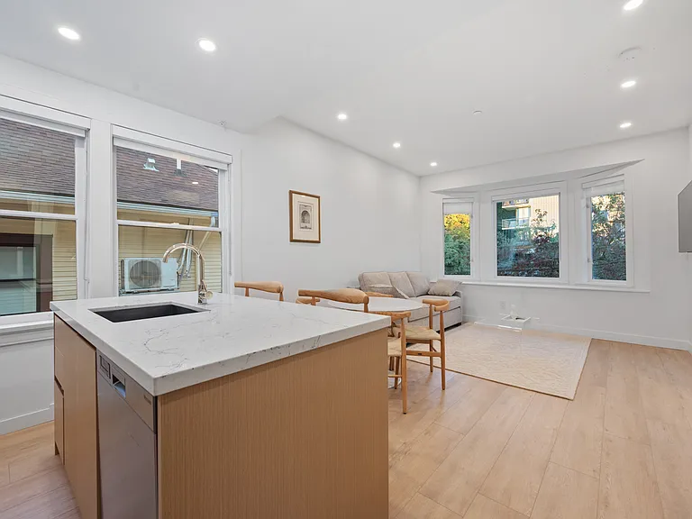 957 Nicola St #203 — Photo 15
