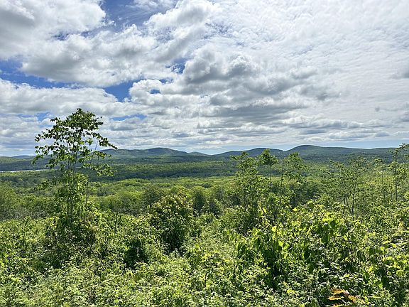 5th image of 983 Barrett Hill Road