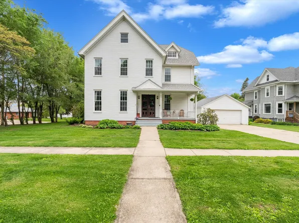 127 S Vail St, Geneseo, IL 61254