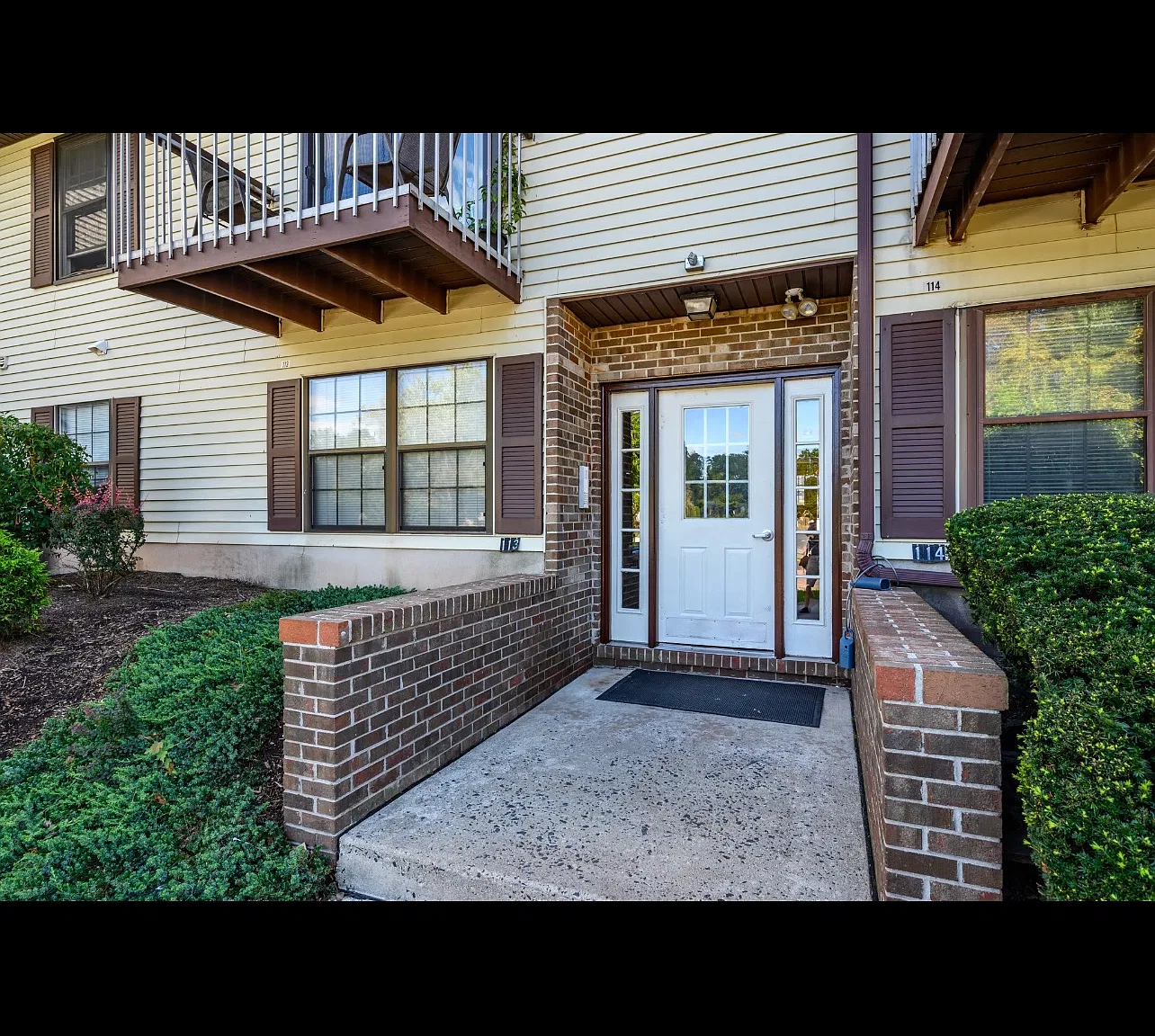 2 bed, 875 sqft, $2,250 — Photo 1
