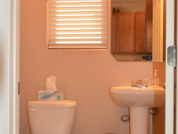 3rd image of 601 Menaul Blvd NE Unit 2704