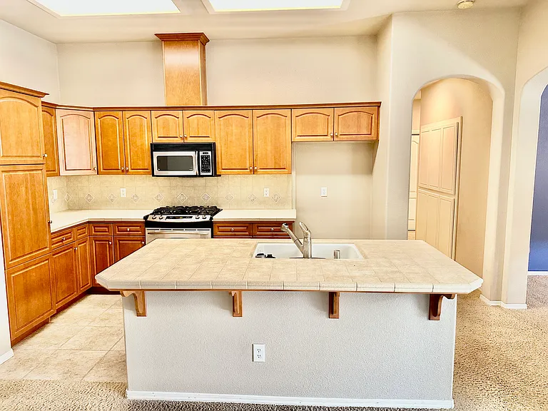 4048 W Apple Tree Ln — Photo 6