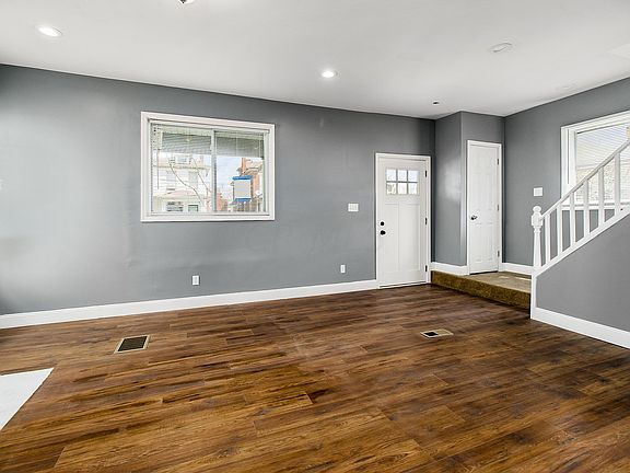4th image of 1183 E Livingston Ave