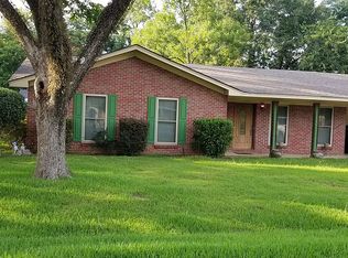 421 W 27th St, Laurel, MS 39440