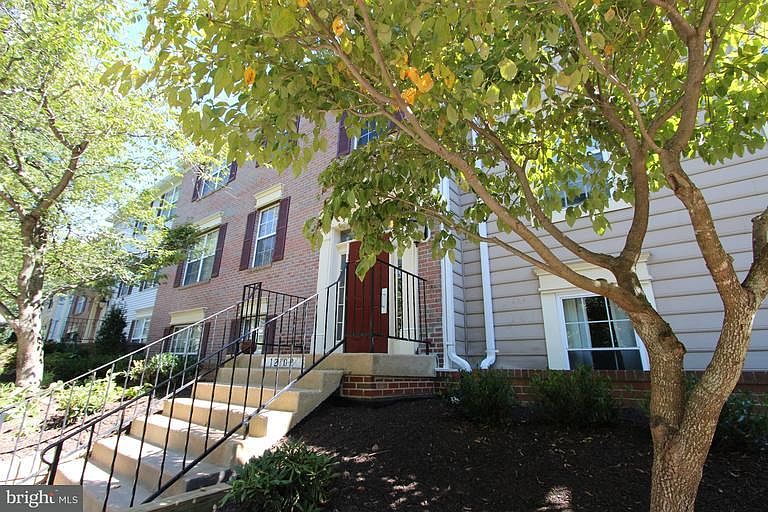 1st image of 12102 Green Leaf Ct #92