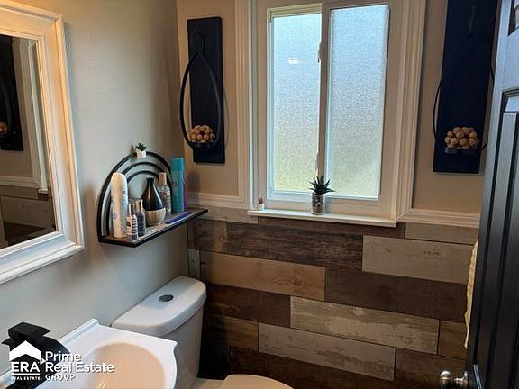 4th image of 5521 Meadowcrest Dr