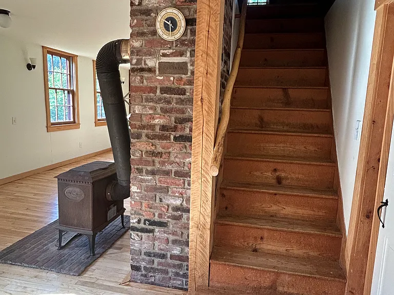 1904 W Hill Rd — Photo 10