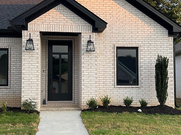 3rd image of 3867 Spencer Crossing Dr