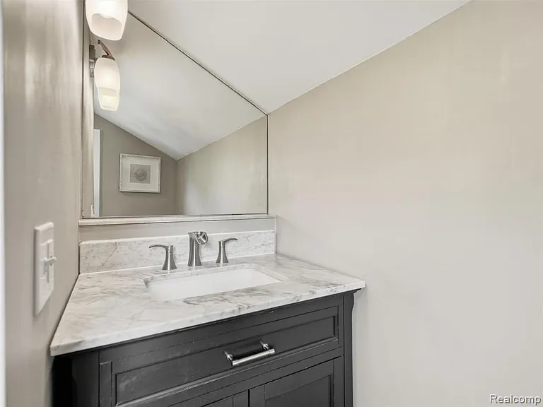 626 Kayser Ave — Photo 19