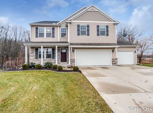 4240 Woodside Oaks Dr SE, Grand Rapids, MI 49546