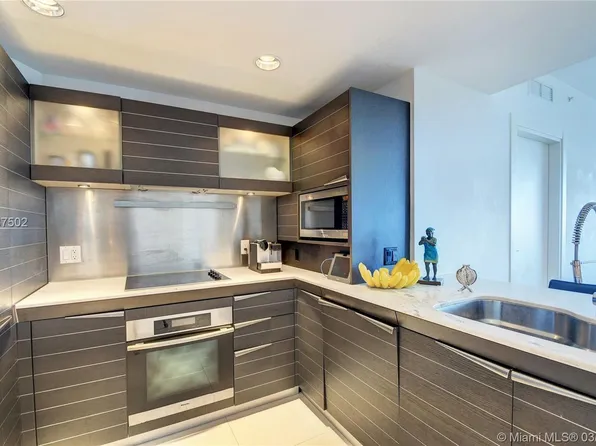 200 Biscayne Boulevard Way APT 4001, Miami, FL 33131