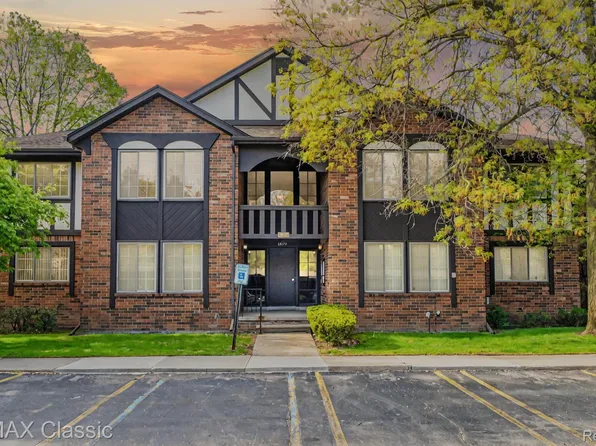 29177 Wellington Ct APT 51, Southfield, MI 48034