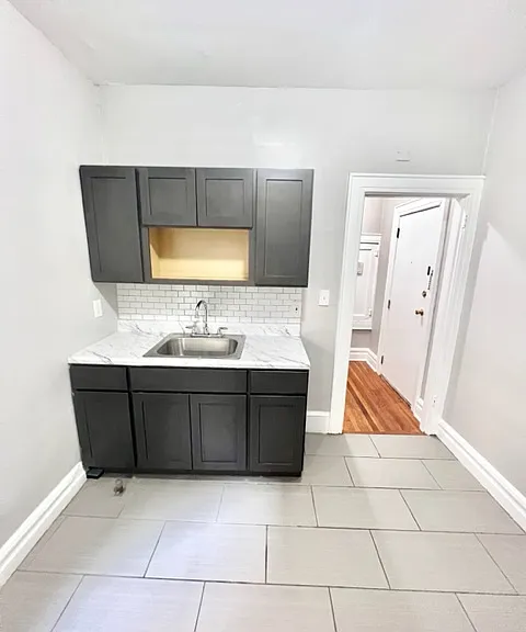 283 Lincoln Ave #24 — Photo 1