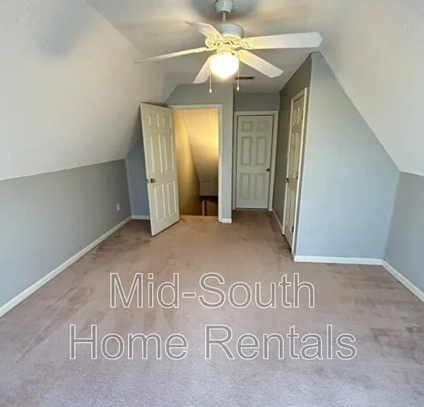 11817 Village Center St — Photo 17