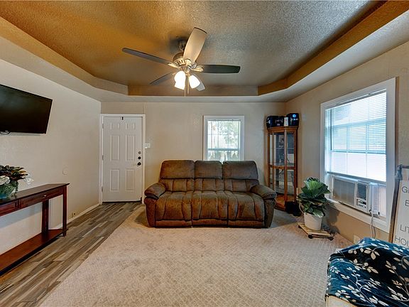 4th image of 4550 Elvira Dr