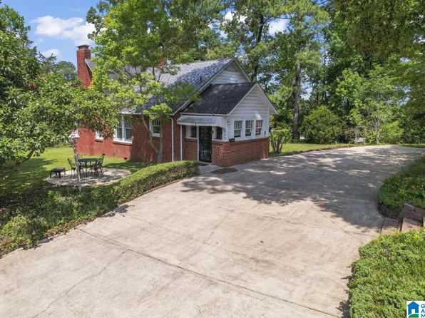 600 7th St N, Clanton, AL 35045