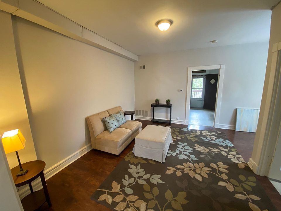 1st image of 512 W Schirmer St #512A
