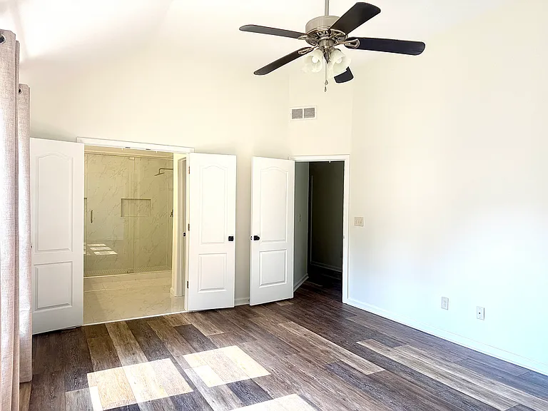 105 Springlaurel Ct — Photo 14