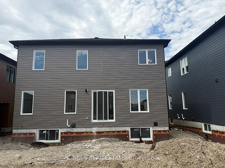 64 Creighton Dr — Photo 5