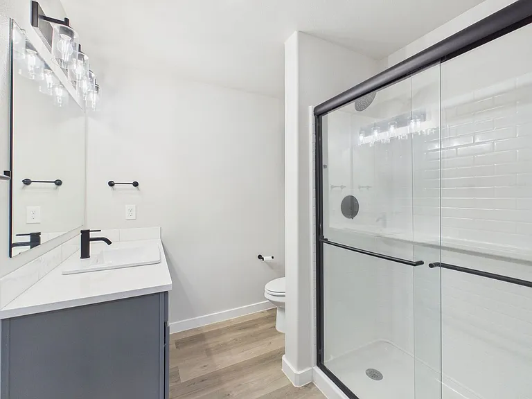 3102 Swenson St — Photo 12