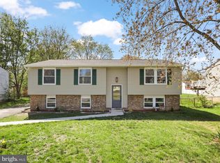 7918 Caledonia St, Alexandria, VA 22309