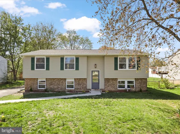 7918 Caledonia St, Alexandria, VA 22309