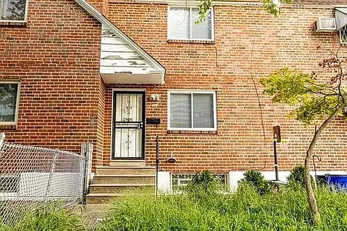 5931 Elmhurst St Photo 1