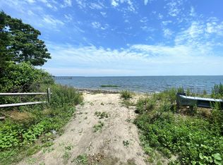 11 S Beach Rd, Southampton, NY 11968