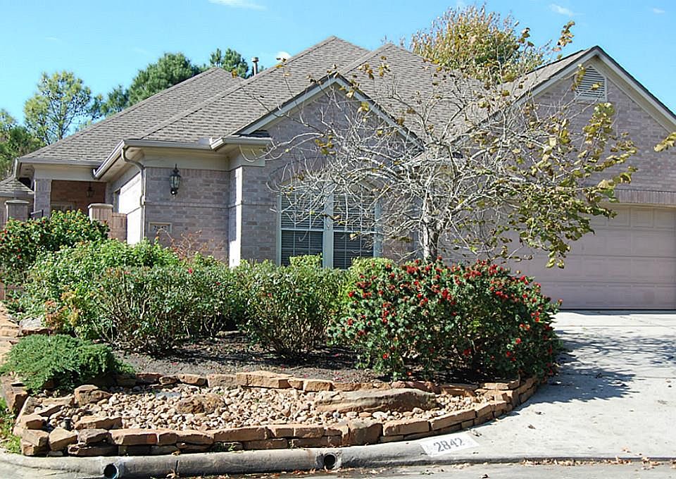 1st image of 2842 N Strathford Ln