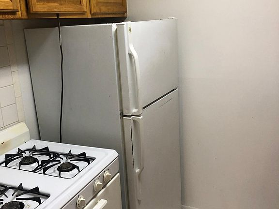 3rd image of 14430 Roosevelt Ave #1D