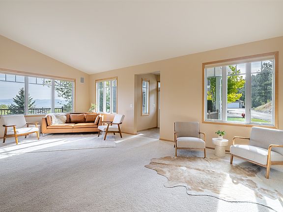 5th image of 427 Fountain Ct