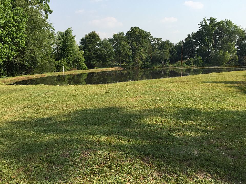 2nd image of 301 Singleton Dr