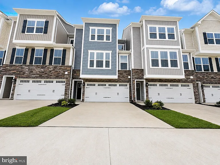 4843 Berryfield Ln — Photo 2