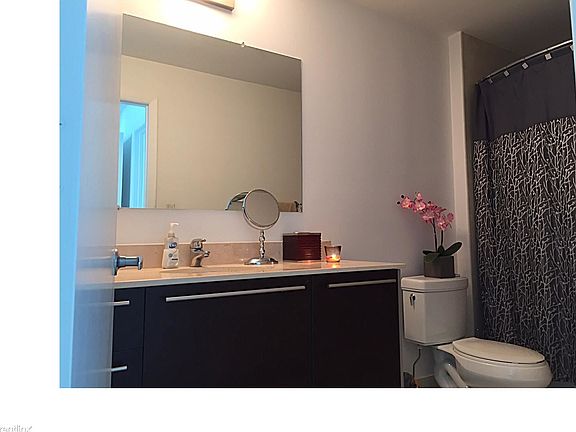 5th image of 1900 N Bayshore Dr APT 4104