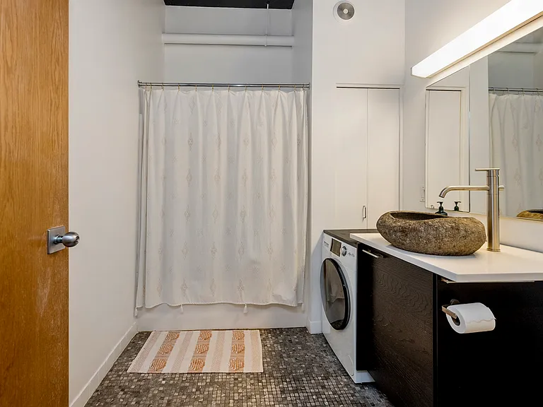 1314 NW Irving St #612 — Photo 18