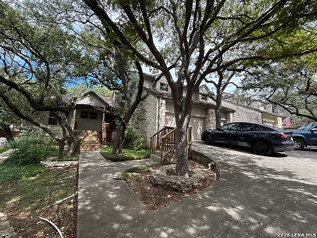 3 bed, 2.5 bath, 2832 sqft, $2,900 — Photo 2