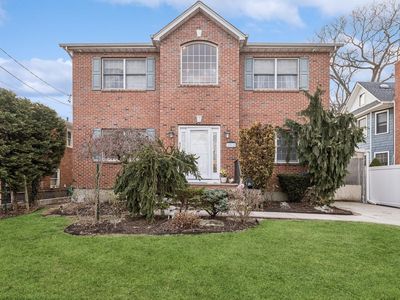 2062 Sherman Street, Merrick, NY, 11566