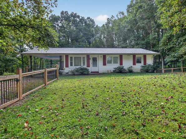 830 Brady Pike, Hillsville, VA 24343