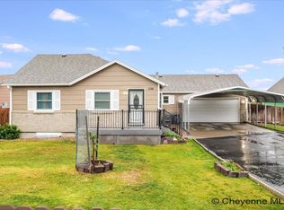 1124 Crescent Dr, Cheyenne, WY 82007