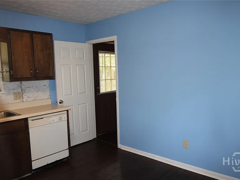 105 Bristlecone Ct — Photo 6