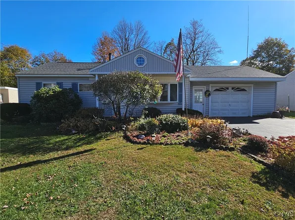 18 Walnut Dr, Whitesboro, NY 13492