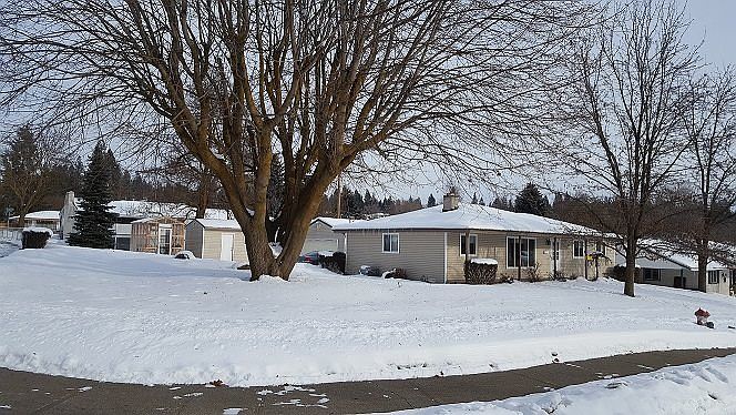 1st image of 2524 W Rosewood Ave