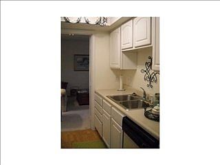 5th image of 1602 Marborough Ln #10