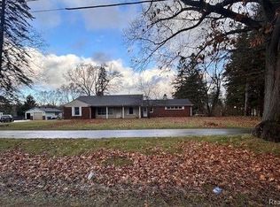 6300 Silver Lake Rd, Linden, MI 48451