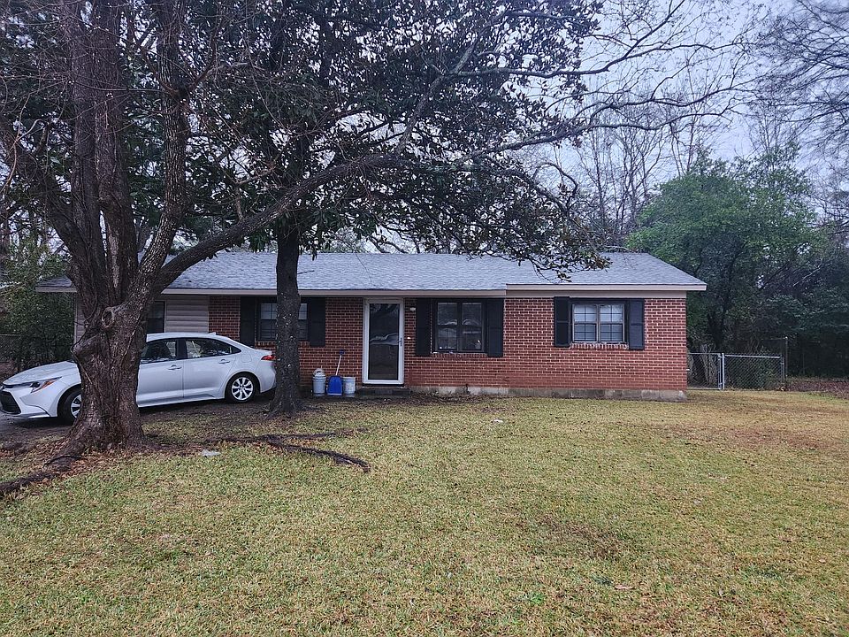 Road view, front of house