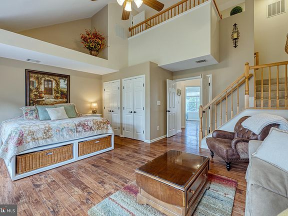 4th image of 3969 Hartlake St